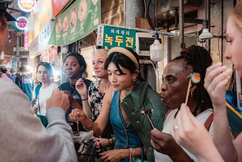 Seoul: Night Market Food Tour with Local Guide - Key highlights at a glance