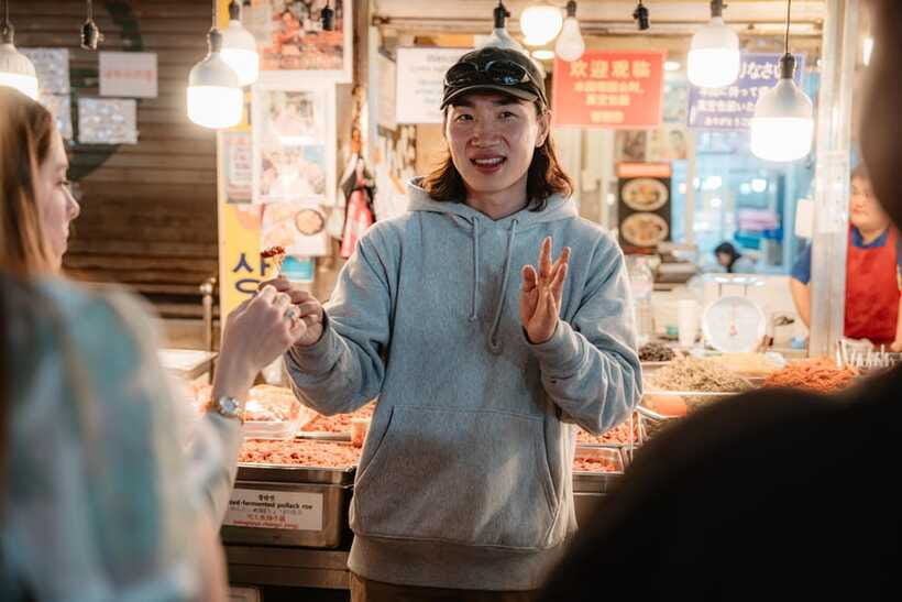 Seoul: Night Market Food Tour with Local Guide - Alcohol, non-alcohol drinks, and Korean drinking games