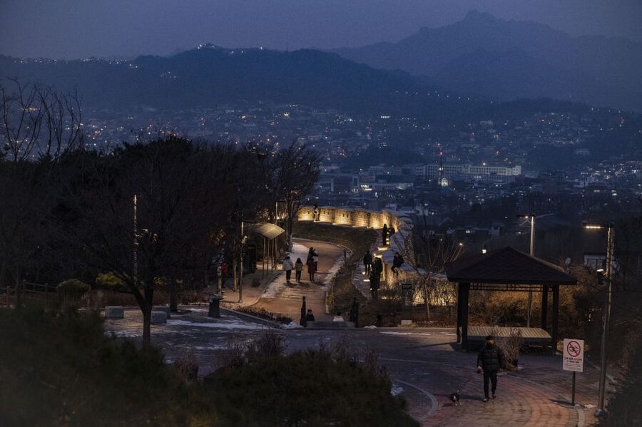 Seoul: Nighttime Hidden Gems Walking Tour - Meeting at Hyehwa Station Exit 2 and the Tour Rhythm