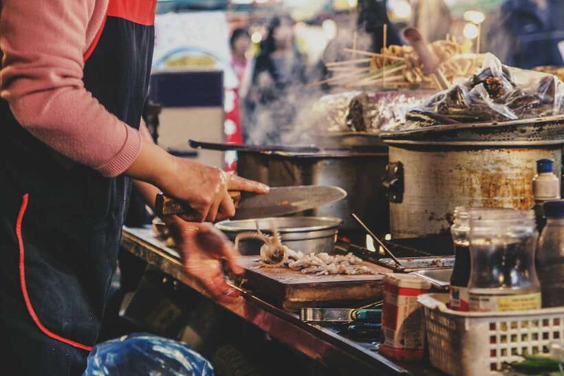 Seoul: Private Car Tour with Licensed Professional Guide - Palaces You Can See Without the Rush: Gyeongbokgung and Changdeokgung