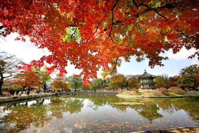 Seoul Private Tour Gyeongbok Palace Bukchon and Gwangjang Market - Timing, pacing, and physical effort (so you are not surprised)