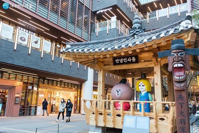 Seoul Private Tour: Palace, Bukchon, Insadong & Han River Cruise - Jogyesa Temple: A Short Stop With Real Spiritual Weight