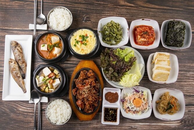 Seoul Private Tour: Palace, Bukchon, Insadong & Han River Cruise - Insadong Street and Lunch: Traditional Culture Time Plus Hanjeongsik
