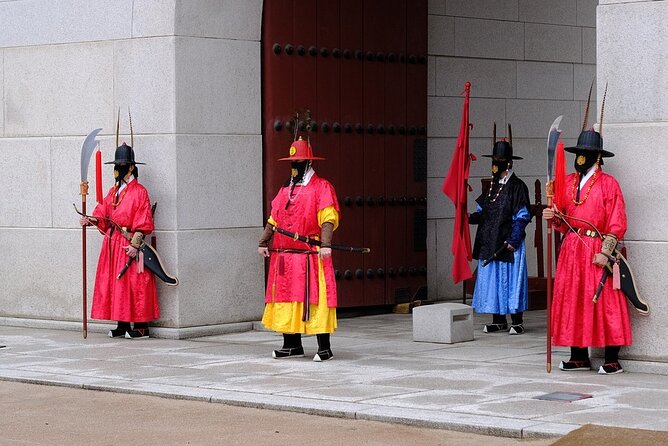 Seoul Private Tour: Palace, Bukchon, Insadong & Han River Cruise - Gyeongbokgung Palace, Joseon Royal Life, and the Easiest Way to See the Main Spots