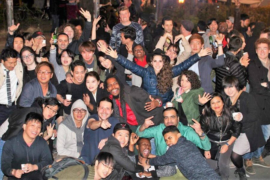 Seoul: Pub Crawl - What you get for $25: free entry and shots change the math