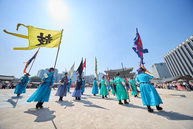 Seoul Royal Palace,Bukchon Hanok Village & Gwangjang Market Feast - Gwanghwa Square, Gwanghwamun Gate, and the Guard Changing Ceremony moment