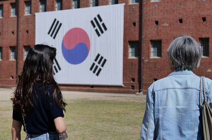 Seoul’s Hidden Dark History Guided Tour of Seodaemun Prison - Yu Gwan-sun and the March 1st Movement: a story that gives the prison context
