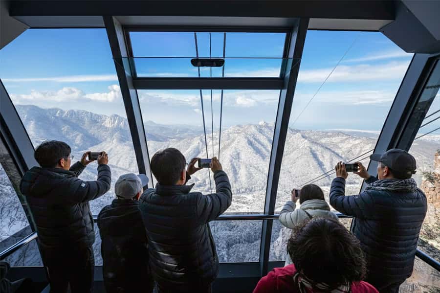 Seoul: Seorak Mountain+Nami Island+Eobi Ice Valley Tour - Price and logistics for a full winter day from Seoul