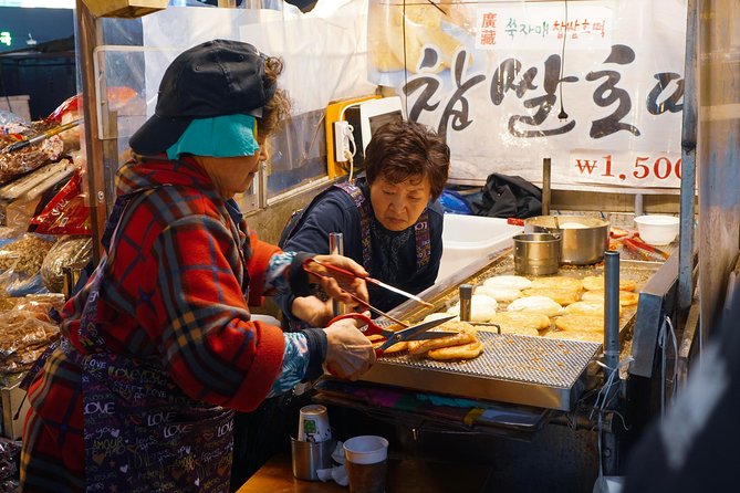 Seoul Street Food Market Tour - Tips before you go: eat smart, move easy, enjoy the night