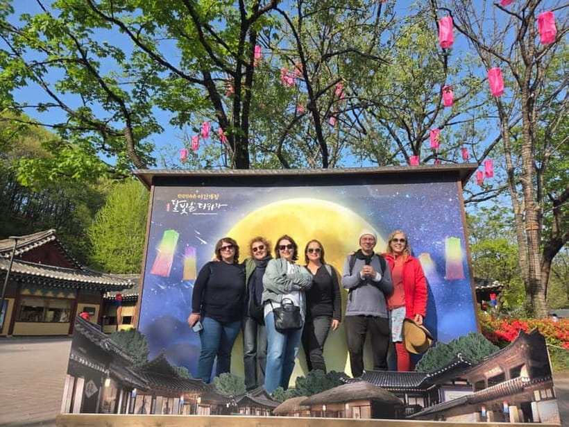 Seoul: Suwon Hwaseong, Folk Village, & Starfield Library - Hwaseong Haenggung Palace Shows, Royal Atmosphere Without the Guesswork