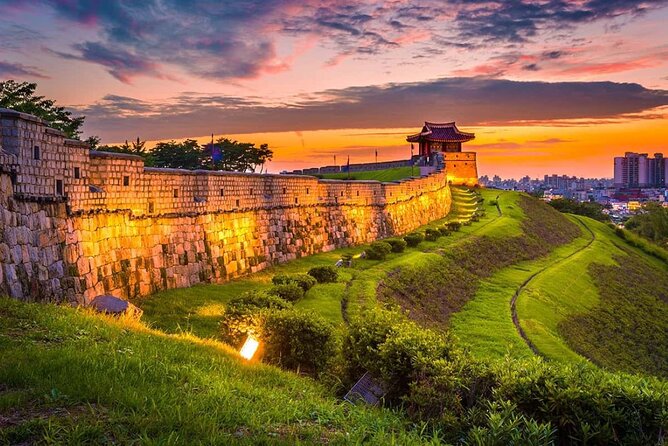 Seoul: Suwon Hwaseong & Waujeongsa & Starfield Heritage Tour - UNESCO Hwaseong Fortress, walk the walls like a local