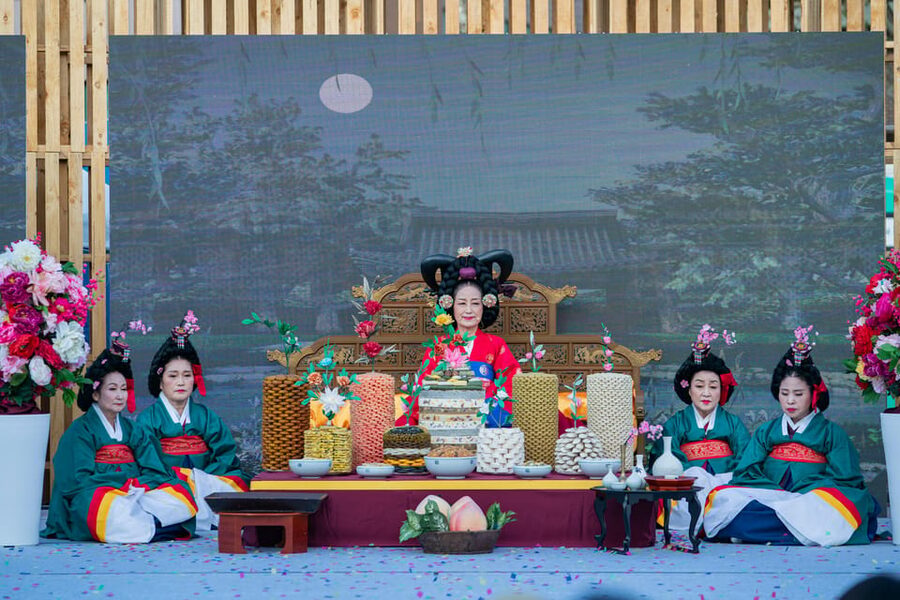 Seoul: The 62nd Suwon Hwaseong Cultural Festival Day Tour - King Jeongjo’s Royal Parade on Sept 28: the costume-and-streets highlight