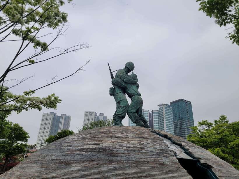 Seoul: War Memorial of Korea Private Guided Museum Tour - The guide makes the difference: objective, peace-focused storytelling