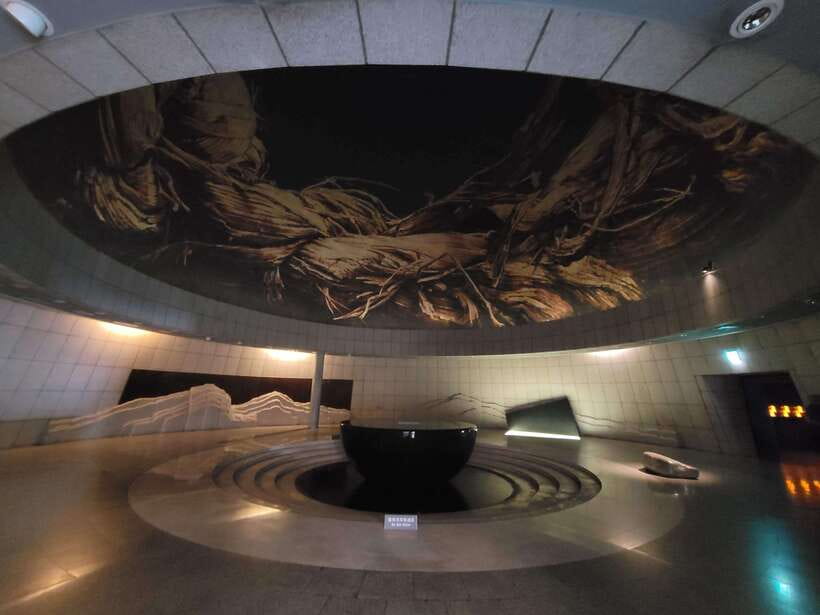 Seoul: War Memorial of Korea Private Guided Museum Tour - Price and value: $100 per group, not per person