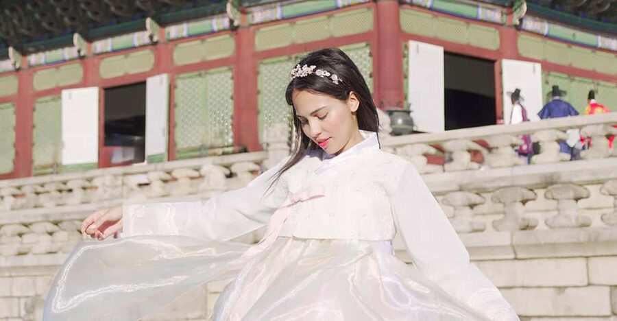 Seoul : Your Personal Photographer in Gyeongbokung - Meeting at Gyeongbokgung Station Exit 4 (No Hotel Pick-Up)