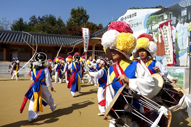 Signature Seoul : Netflix Sites, Street Food & N Seoul Tower - Who should book this tour, and who might prefer solo time