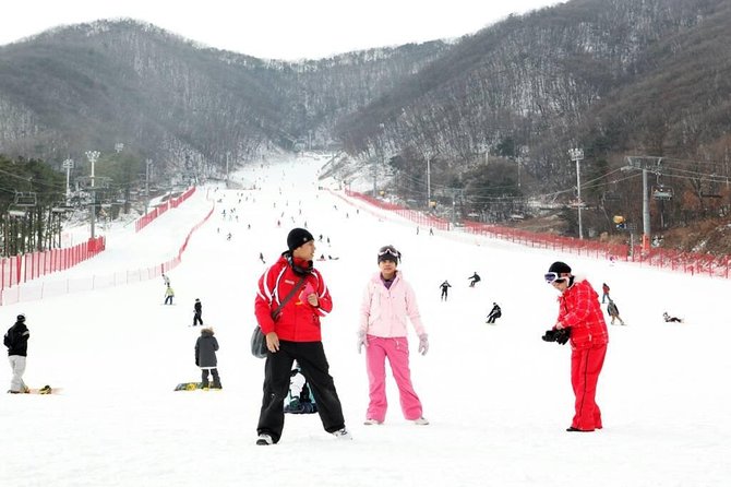 Ski Tour to Jisan Ski Resort from Seoul - Jisan Forest Resort vs Yanji Pine, picked by snow conditions