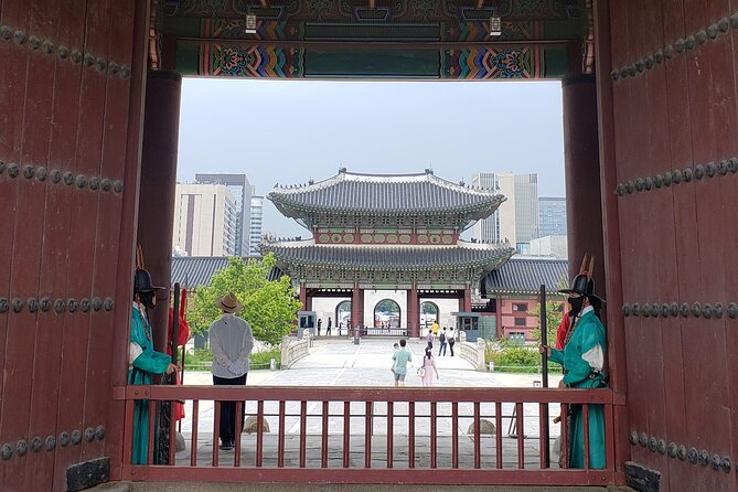 (Small Group) Palace & Seoul Old Town Highlights - Gwanghwamun Square to Gyeongbokgung Palace: Royal Power in Plain Sight
