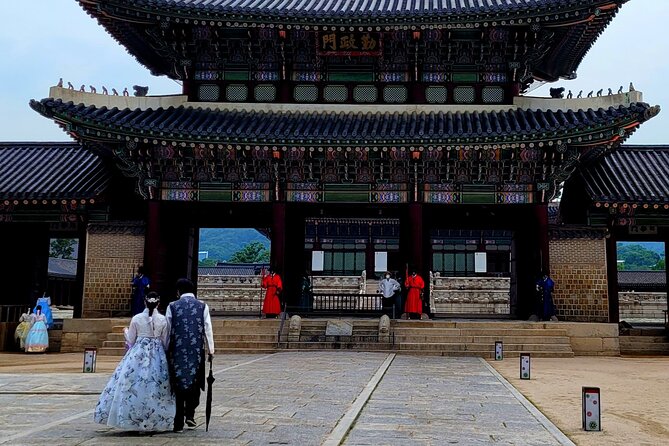 (Small Group) Palace & Seoul Old Town Highlights - Bukchon Hanok Village: Where Old Homes Still Shape the Streets