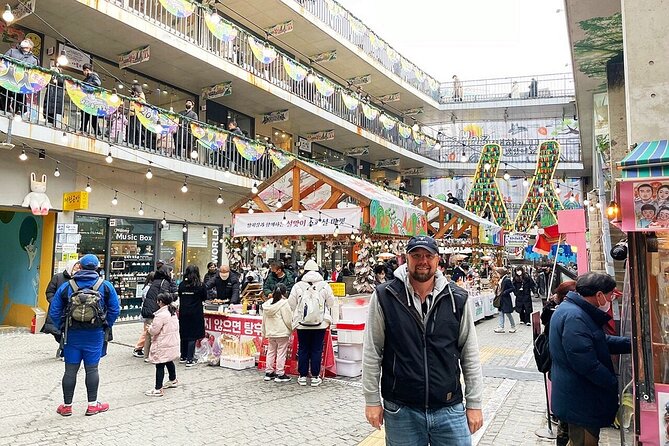 Small-Group Royal Palace and Seoul City Tour (hotel pick-up) - Insadong Antique Street, tea house and shopping time