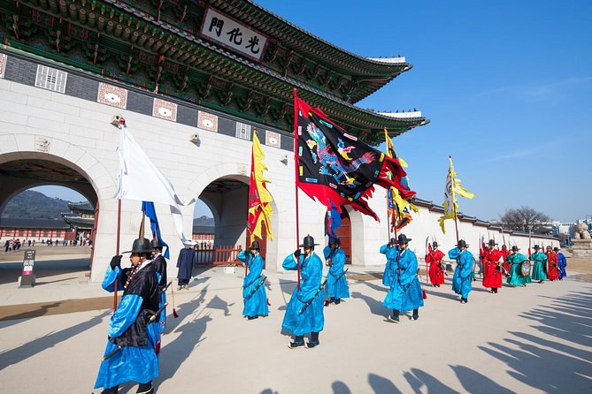 Small Group Seoul Highlight Tour opt. Hanbok & Tea Ceremony - Gyeongbokgung Setup and Gwanghwamun Square: The Royal Stage Is Nearby