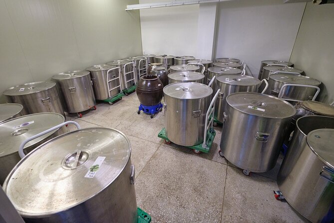 Soju Tasting at Distillery - story of 3 pigs - Finding Samhae Soju in Mapo-gu, and what to expect at arrival