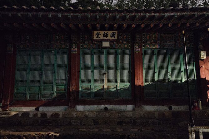 Spiritual Adventure : Into Inwangsan and Korean Shamanism - Guksadang and the Sacred Shrine Stops on Inwangsan