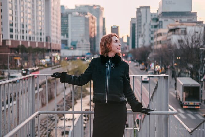 Street photoshoot and Seoul Hidden gem History Walking Tour - Cheonggyecheon Stream walks you into the late-day mood