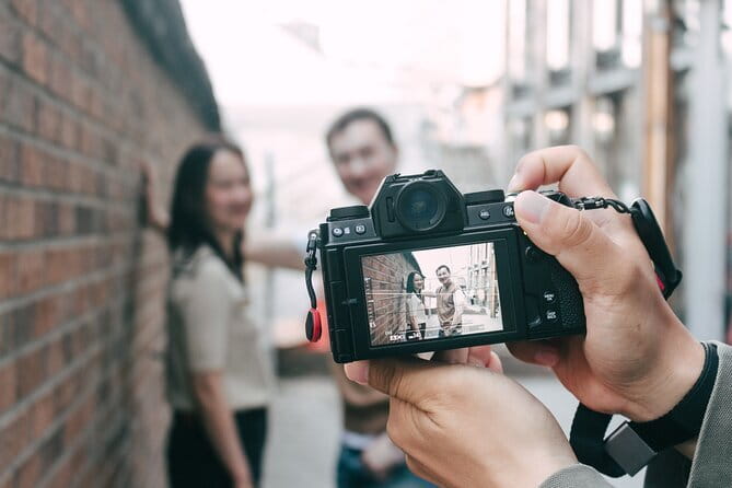 Street photoshoot and Seoul Hidden gem History Walking Tour - Ikseon-dong alleyways, hanok charm, and café culture