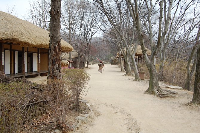 Suwon Hwaseong Fortress and Korean Folk Village Day Tour from Seoul - How the Day Flows, From Lunch to Free Time