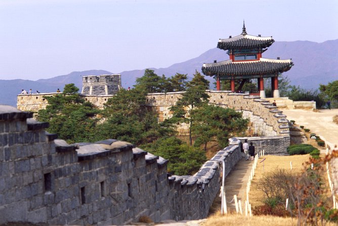 Suwon Hwaseong Fortress and Korean Folk Village Day Tour from Seoul - Guides, Group Size, and Why It Can Feel Personal