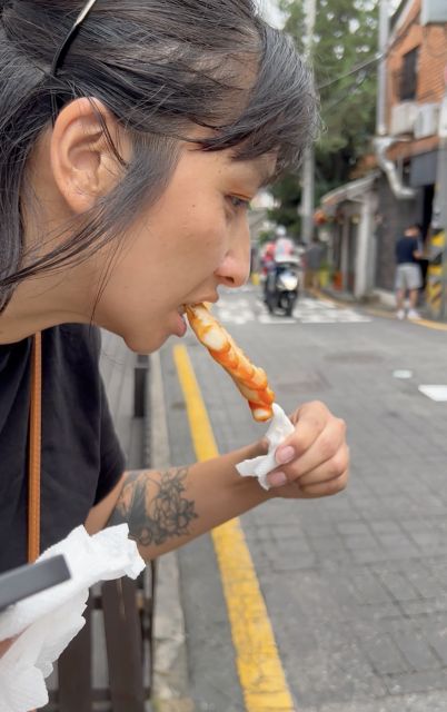 Taste hidden street food in Seoul with a 2.5h food tour - The restaurant finale, wine tasting plus a real meal