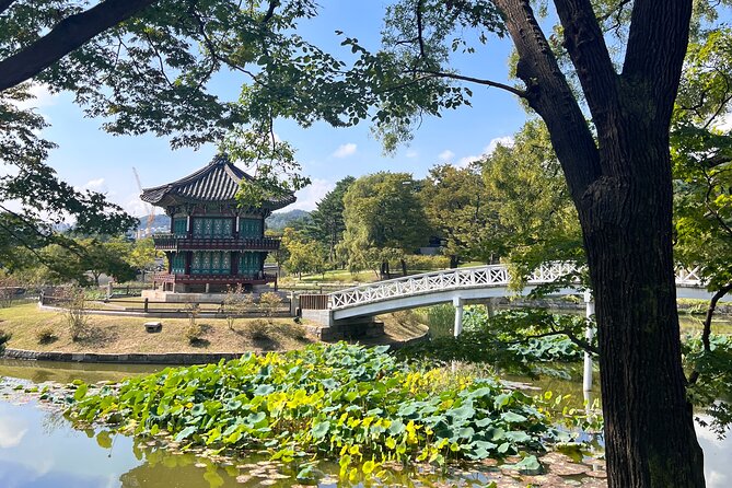 Time Travel in Seoul: Gyeongbokgung Palace, Folk Museum & Bukchon - Key highlights to watch for