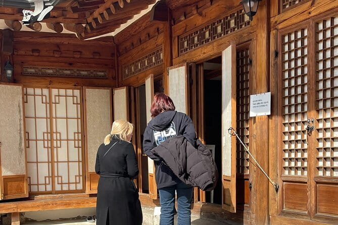 Tour Seoul’s oldest district with a storyteller from Bukchon - Price and Value: What You Get for $39.20 in 2 to 3 Hours