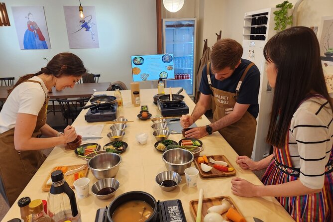 Traditional Korean 6-Dish Cooking Class + Hidden Alley Tour Seoul - Euljiro’s Hidden Alleys, Plus Small Gifts and a Quiz