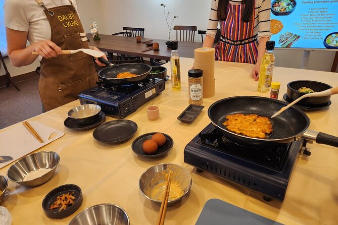 Traditional Korean 6-Dish Cooking Class + Hidden Alley Tour Seoul - Logistics: Getting There and Staying Comfortable