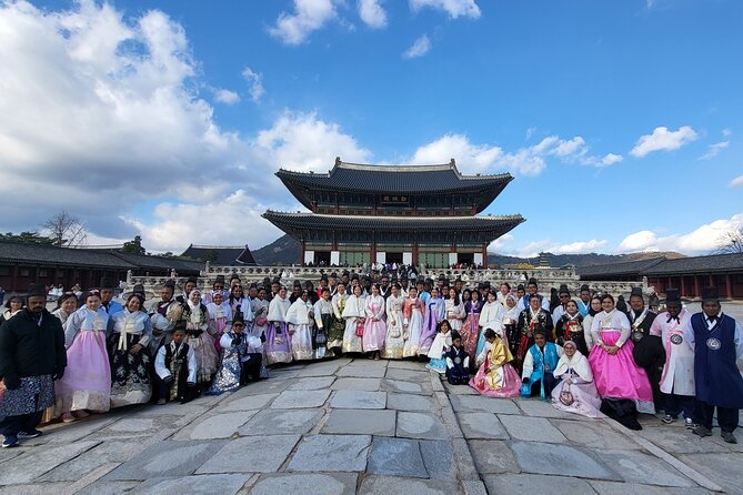 Walking Tour with Gyeongbokgung Palace, Bukchon, Insadong - Insadong Culture Street: lunch, shopping, and a guide who helps you order
