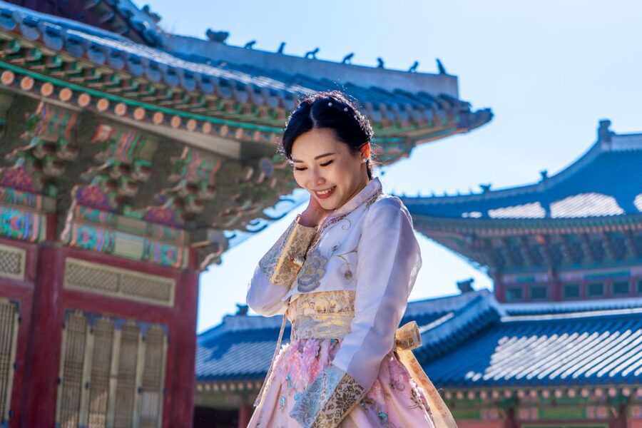Your Personal Seoul Photographer! - Bukchon Hanok Village: turning narrow lanes into flattering photos
