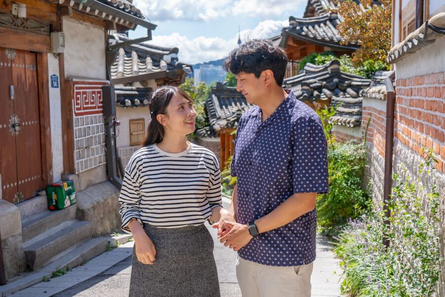 Your Personal Seoul Photographer! - The in-between moments around Samcheong-dong