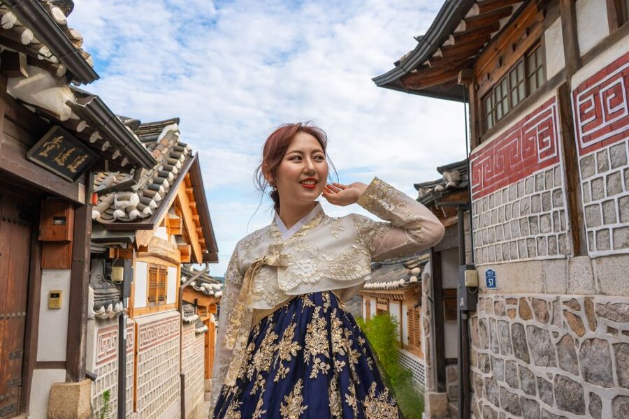 Your Personal Seoul Photographer! - Hanbok option: bring it ready, and match it to the vibe