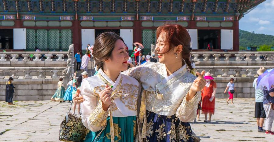 Your Personal Seoul Photographer! - Gyeongbokgung Palace photo stops: royal-looking frames without the stress
